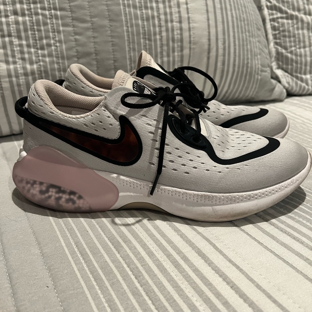 Nike Women's Athletic Shoes in White, Black and Pink